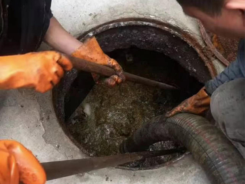 西乌珠穆沁化油池、化粪池清理要做哪些安全措施？